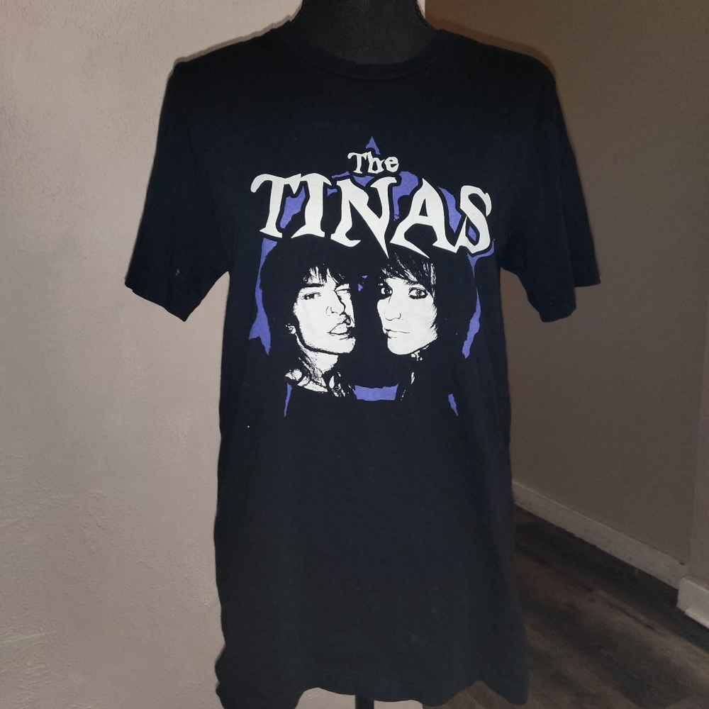 🎒🩷the tinas graphic tee